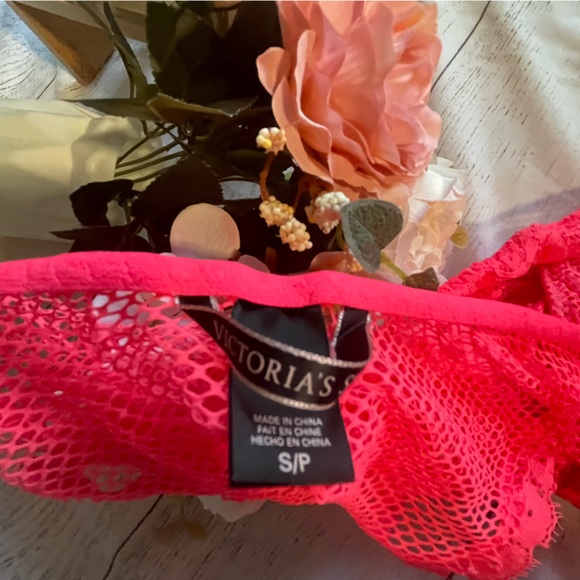 Victoria's Secret Wireless Bodysuit - Picture 5 of 5